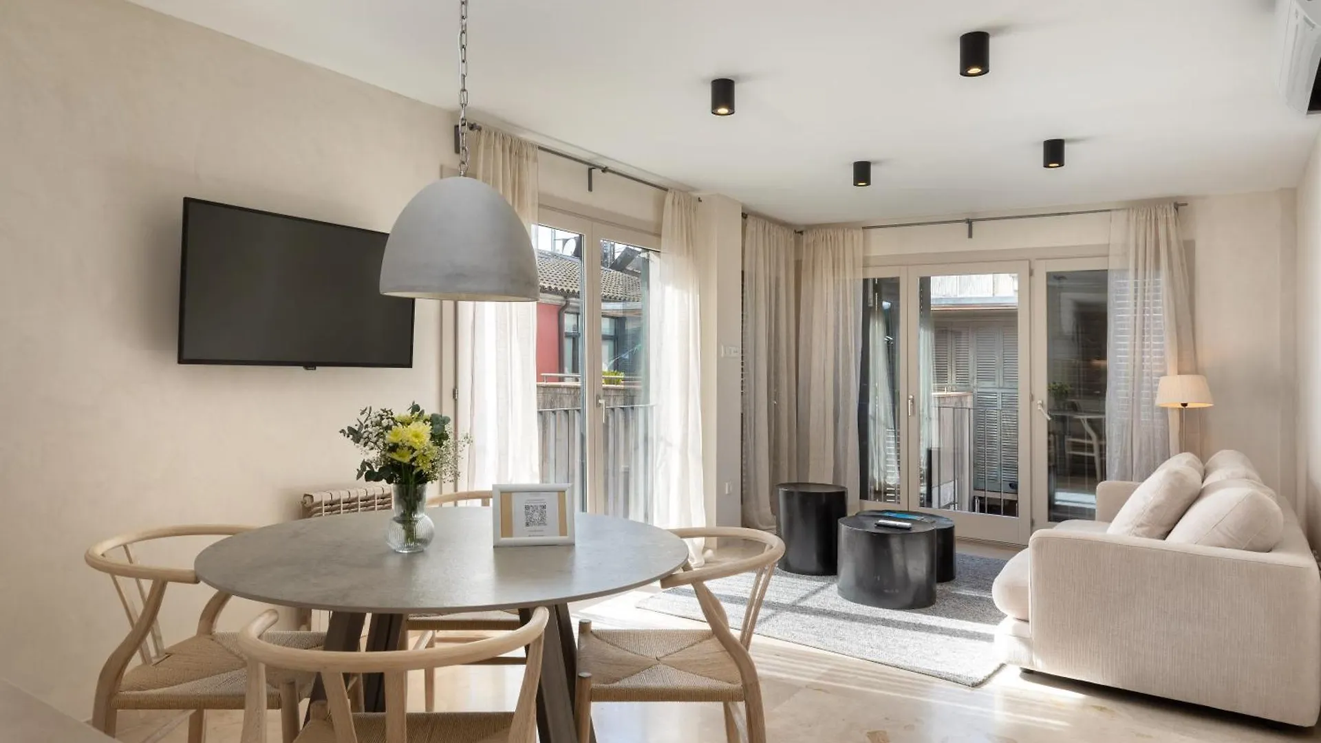 Flateli Pou Rodo 3 Apartment Girona