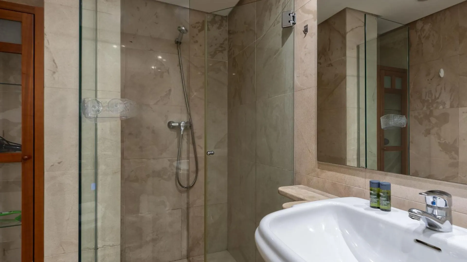 Flateli Pou Rodo 3 Apartment Girona